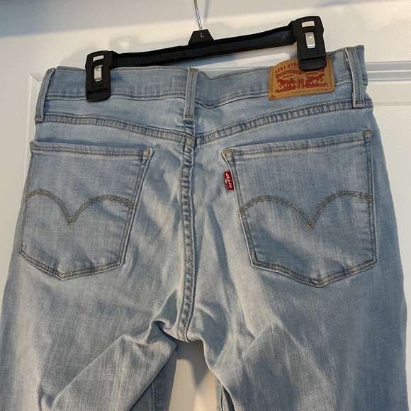 710 Super Skinny Levi’s - Picture 2 of 6
